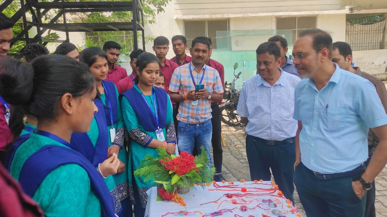 रोजगार उन्मूलक कार्यक्रम राखी प्रदर्शनी का आयोजन